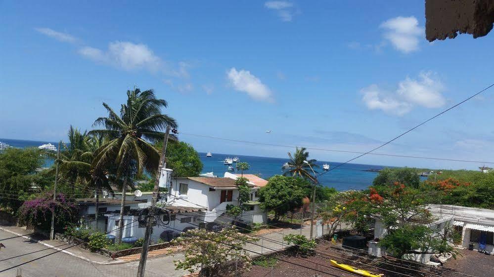 Royal Galapagos Inn Пуерто-Бакерісо-Морено Екстер'єр фото