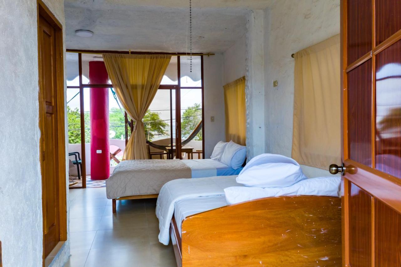 Royal Galapagos Inn Пуерто-Бакерісо-Морено Екстер'єр фото