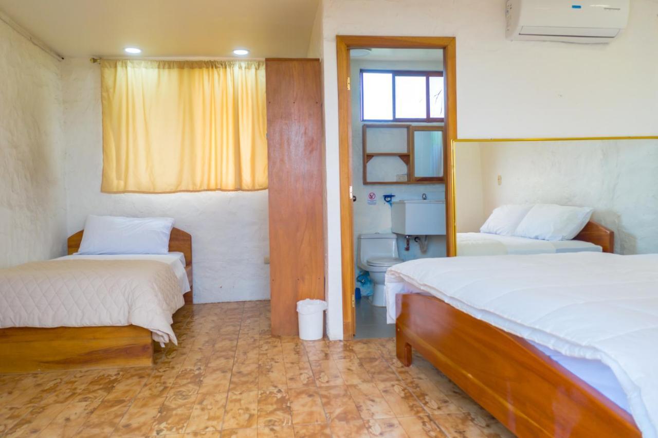 Royal Galapagos Inn Пуерто-Бакерісо-Морено Екстер'єр фото