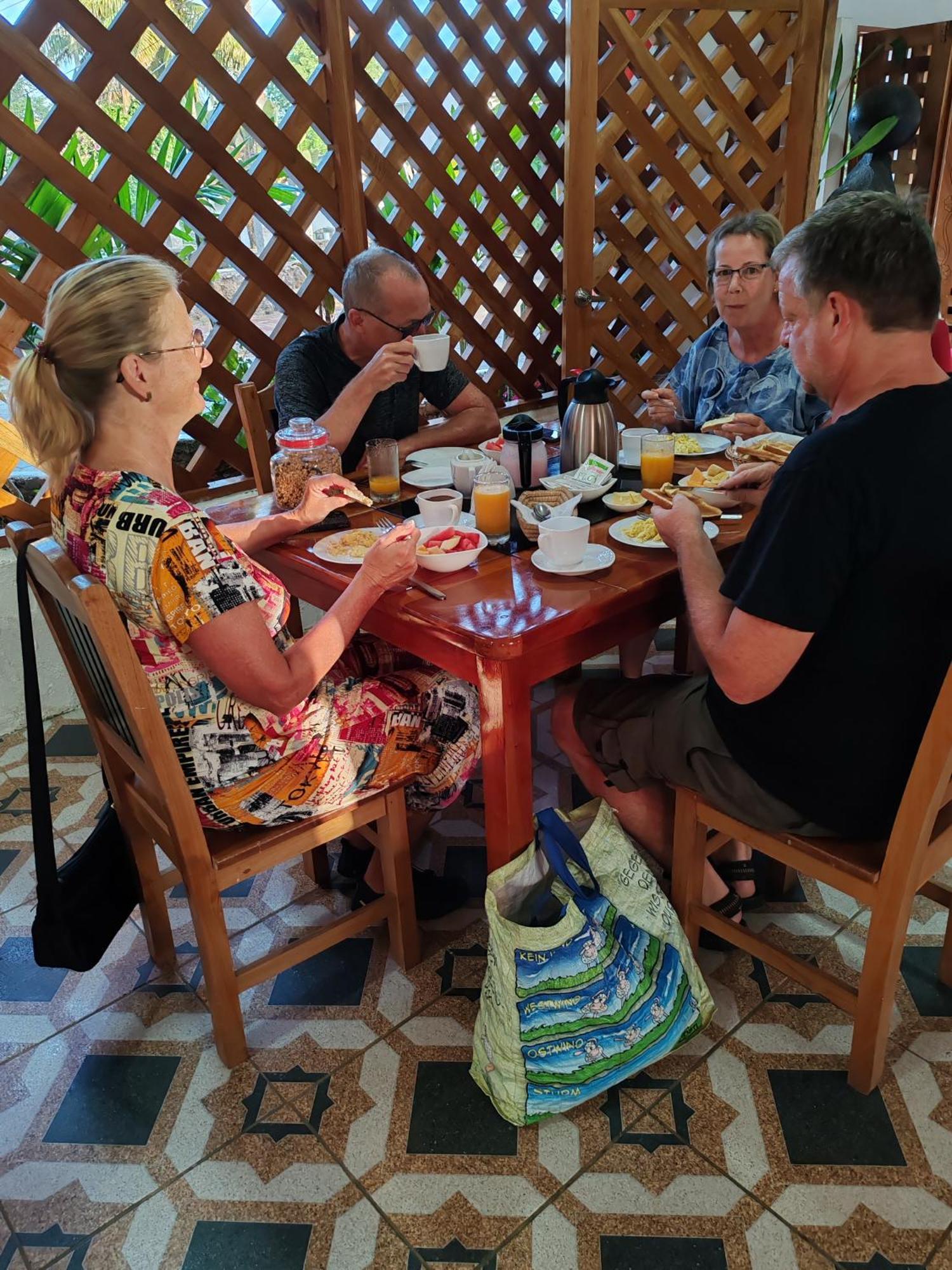 Royal Galapagos Inn Пуерто-Бакерісо-Морено Екстер'єр фото